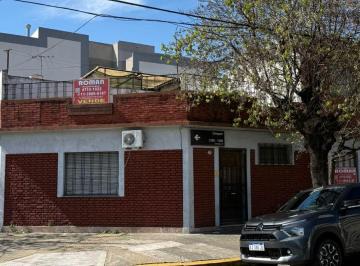 PH de 3 ambientes, Liniers · Liniers P. H 3 Amb Tipo Casa con Terraza