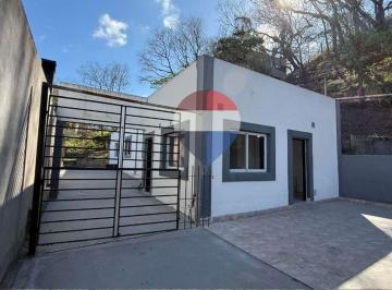 Casa · 85m² · 4 Ambientes · Casa en Venta 2 Dorm. B° Las Moras