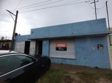 Bodega-Galpón · 212m² · 3 Ambientes · Galpón en Venta