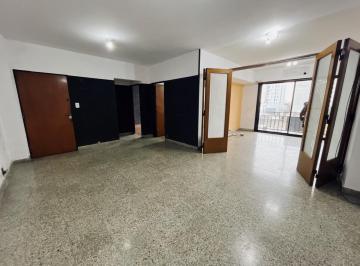 Departamento · 70m² · 3 Ambientes · 1 Cochera · Departamento 3 Ambientes con Amplio Balcon y Cochera en Venta - Wilde Centro
