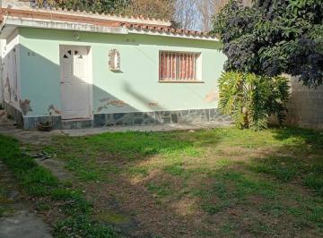 Casa · 450m² · 4 Ambientes · Oportunidad de Venta Valle Hermoso!