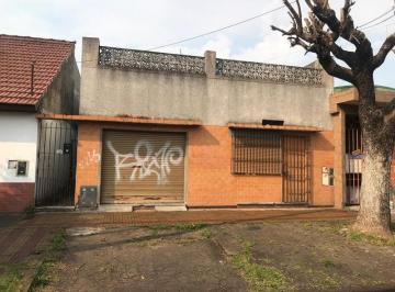 Casa · 300m² · 3 Ambientes · 1 Cochera · Casa - Lomas de Zamora Oeste