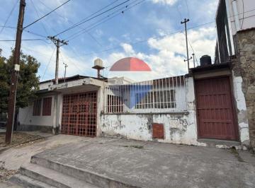 Casa · 90m² · 5 Ambientes · 1 Cochera · Venta Casa 2 Dorm Cotagaita B° Coronel Arias
