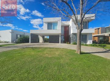 Casa · 450m² · 7 Ambientes · 7 Cocheras · Venta Propiedad Al Lago.