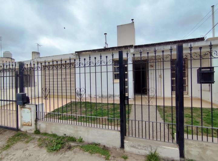 Casa · 81m² · 4 Ambientes · 2 Cocheras