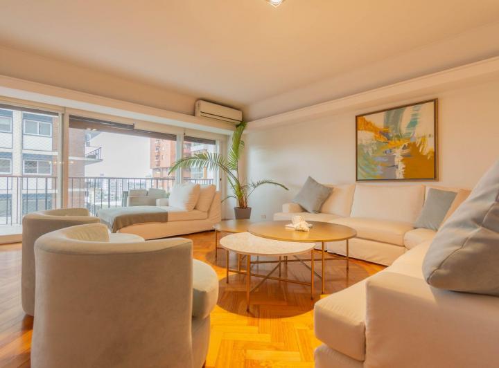 Departamento · 213m² · 6 Ambientes · 1 Cochera