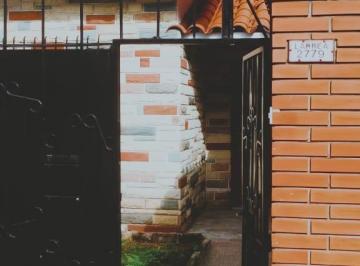 Oficina comercial de 5 ambientes, La Matanza · Alquiler – Casa con Galpón Para Uso Comercial | Lomas del Mirador