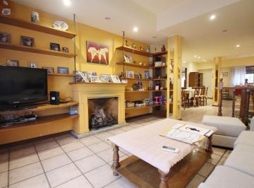 Casa · 234m² · 5 Ambientes · 1 Cochera · Casa 5 Amb Duplex con Local Venta Saavedra