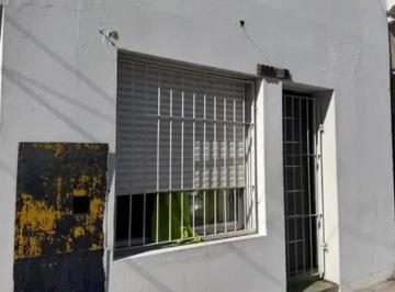 Casa de 3 ambientes, Avellaneda · Casa 3 Amb con Patio en Alquiler!