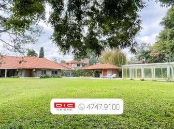 Casa · 462m² · 8 Ambientes · 4 Cocheras · Chalet 4 Dorm. Venta - Santa Rita - Boulogne Sur Mer