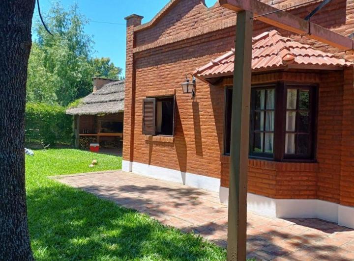 Casa · 74m² · 4 Ambientes · 1 Cochera