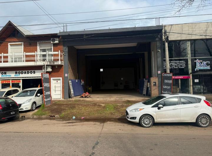 Depósito · 242m²