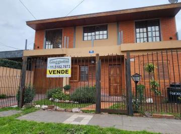 Casa · 160m² · 4 Ambientes · 1 Cochera · Casa en Venta 4 Ambientes