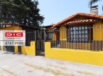 Casa · 130m² · 5 Ambientes · 1 Cochera · Casa 5 Amb C/piscina y Parrilla en Linda Zona de Boulogne