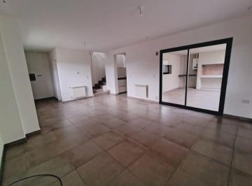 Casa de 4 ambientes, Córdoba · Alquiler Dúplex 3 Dorm. - 3 Baños - Asador y Cochera en Valle Escondido