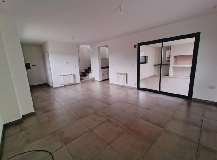 Casa · 150m² · 4 Ambientes · 2 Cocheras