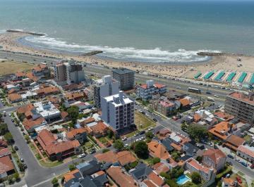 Departamento · 70m² · 3 Ambientes · Venta - Departamento 3 Ambientes con Balcón Terraza Al Frente - Zona Perla Norte