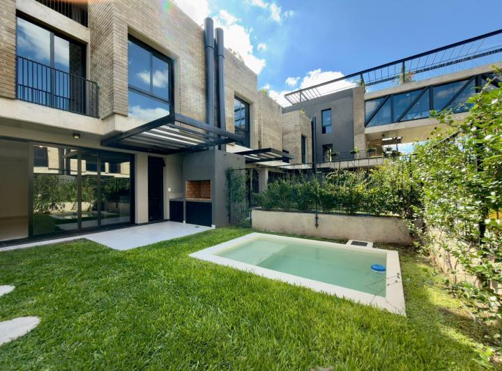 Casa · 104m² · 4 Ambientes · 1 Cochera