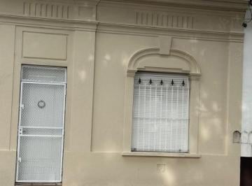 Casa de 4 ambientes, La Plata · Casa de 80 m² con 2 Dorm. en Alquiler en La Plata