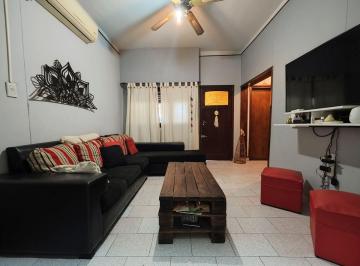 Casa · 110m² · 4 Ambientes · 1 Cochera · Casa 3 Ambientes Lote Propio - Lanús
