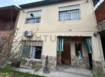 Casa · 140m² · 4 Ambientes · 1 Cochera · Venta Casa 4 Ambientes José C Paz
