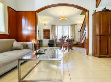 Casa · 200m² · 6 Ambientes · 2 Cocheras · Casa 3 Dorm. Venta - La Lucila - Vias/maipu