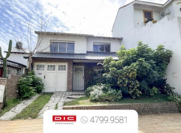 Casa · 156m² · 5 Ambientes · 1 Cochera · Chalet 4 Dorm. Venta - Olivos - Roche