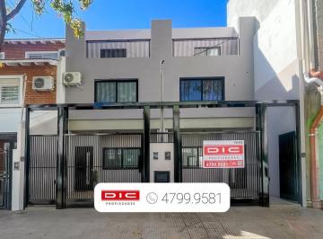 Casa · 105m² · 4 Ambientes · 1 Cochera · Triplex 2 Dorm. Venta - Olivos