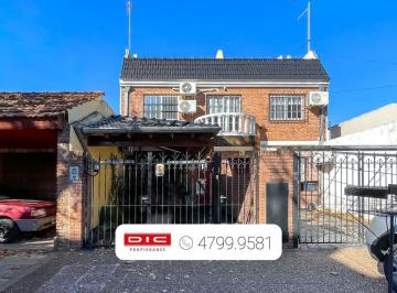 Casa · 129m² · 6 Ambientes · 1 Cochera · Triplex 3 Dorm. - Venta - Olivos