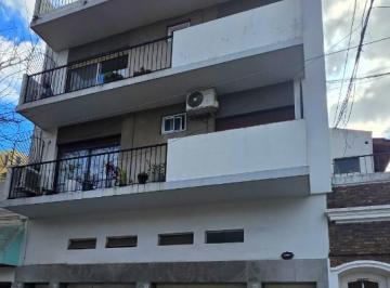 PH · 41m² · 2 Ambientes · Ramón Falcón 4459: PH 2amb. Patio, Bajas Expensas!