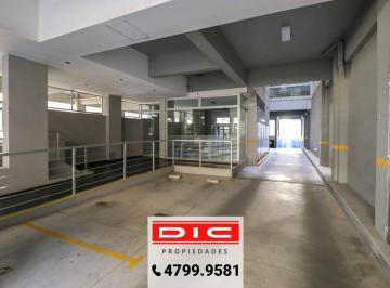 Garage · Cordoba 2500 - Fija Cubierta - Auto Grande - Acceso X Rampa
