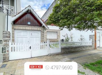 Casa · 196m² · 5 Ambientes · 1 Cochera · Chalet 3 Dorm. Venta - Florida Mitre/este