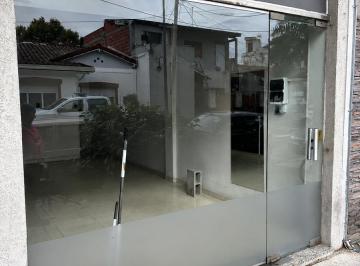 Local comercial · 18m² · Alquiler Local en Carapachay a m del Centro Comercial