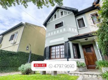 Casa · 250m² · 7 Ambientes · 1 Cochera · Casa 3 Dorm. Venta - Florida Mitre/este