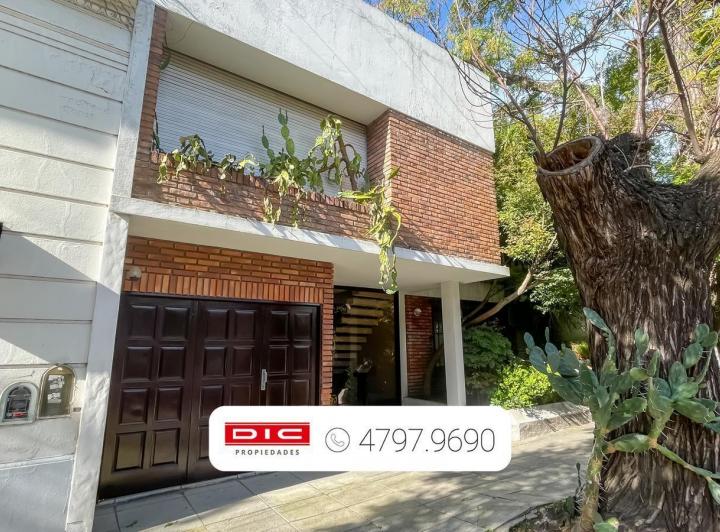 PH · 160m² · 8 Ambientes · 1 Cochera