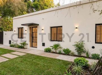 Casa · 110m² · 3 Ambientes · 3 Cocheras · Venta Casa 3/4 Amb con Patio, San Miguel