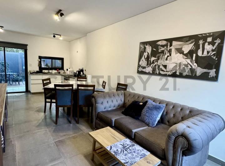 Casa · 96m² · 3 Ambientes · 1 Cochera