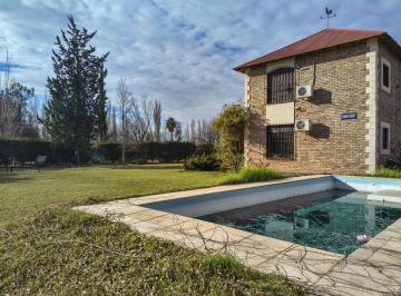 Casa · 200m² · 7 Ambientes · 4 Cocheras · Casa Quinta en Venta Barrio Los Lirios, Guaymallen