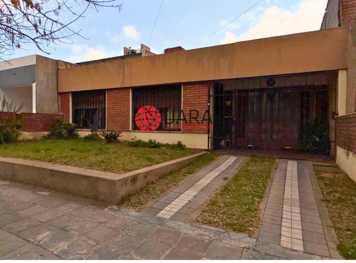 Casa · 161m² · 4 Ambientes · 2 Cocheras