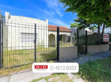 Casa · 90m² · 4 Ambientes · 1 Cochera · Casa 2 Dorm. Venta - Villa Adelina