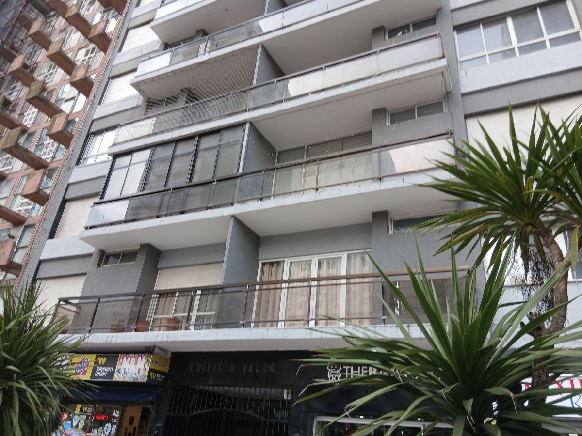 Departamento de 2 ambientes contrafrente muy luminoso y en excelente estado