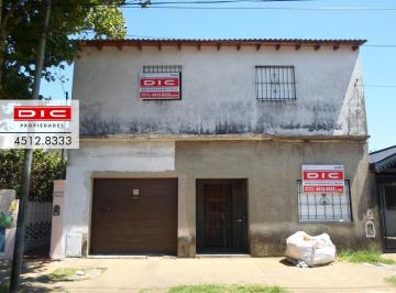 Casa · 135m² · 4 Ambientes · 1 Cochera · Buen Chalet 4 Ambientes en 2 Plantas - Villa Ballester