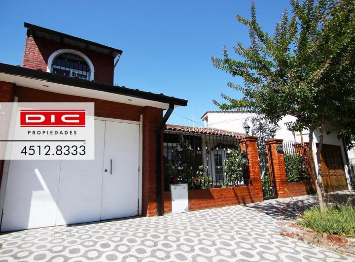 Casa · 110m² · 4 Ambientes · 4 Cocheras