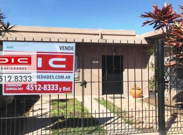 Casa · 111m² · 3 Ambientes · 1 Cochera · Casa 3 Ambientes - Venta - Jose Leon Suarez
