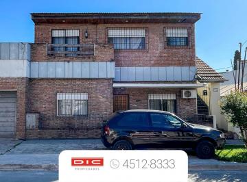 Casa · 160m² · 5 Ambientes · 1 Cochera · Casa 3 Dorm. Venta - Carapachay
