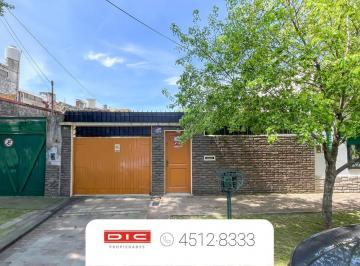 Casa · 66m² · 2 Ambientes · 2 Cocheras · Casa 1 Dormitorio Venta - Munro