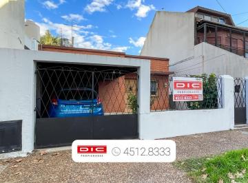 Casa · 180m² · 4 Ambientes · 1 Cochera · Casa 3 Dorm. Venta - Munro