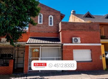 Casa · 125m² · 5 Ambientes · Casa 2 Dorm. Venta - Munro