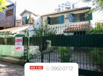 Casa · 212m² · 7 Ambientes · 2 Cocheras · Chalet 4 Ambientes Venta - Martinez - Vias/santa Fe