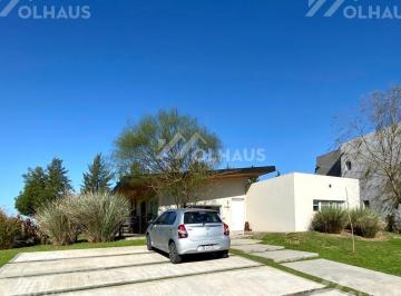 Casa · 220m² · 4 Ambientes · 2 Cocheras · Casa en Alq. Temporario en San Matias, Escobar, G. B. a. Zona Norte